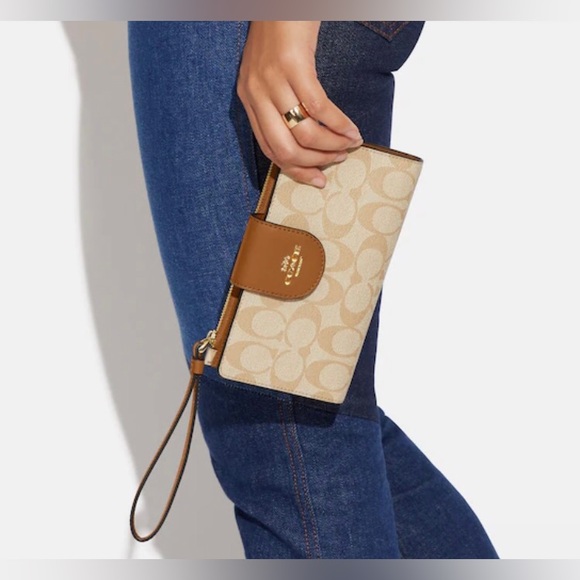 NWOT - COACH Tech Wallet In Colorblock Signature Canvas - Picture 9 of 9